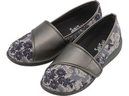 }AkC SaiSai`t[vg` NVbNubN 24.5cm