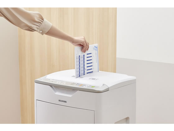 アイリスオーヤマ　オートフィードシュレッダー クロスカット AFS60C Amazon.co.jp: アイリスオーヤマ オートフィードシュレッダー