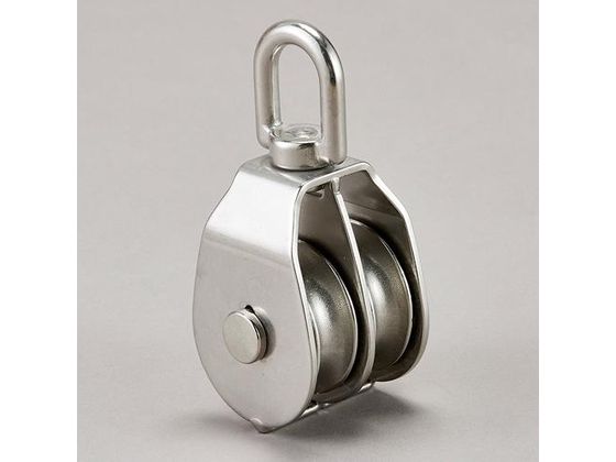 ●使用荷重：１８１ｋｇ●使用ロープ径：〜６．４ｍｍ●車径：２５ｍｍ●全長：８３ｍｍ●重量：２０８ｇ●材質：ステンレス（ＳＵＳ３０４）●スイベル式●耐食性、耐久性に優れています。
