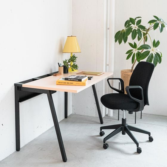 コクヨ オプティ ローバック ホワイトグレー脚 肘付 ペールテラコッタ