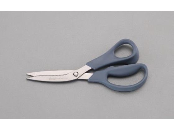 ●刃材質：チタン合金●ハンドル材質：ナイロン●全長：２１５ｍｍ●刃長：８０ｍｍ●重量：１０７ｇ●刃が簡単に左右に分離でき、メンテナンスが楽に行えます。●のこぎり状のギザが縁に付いています。●人間工学に