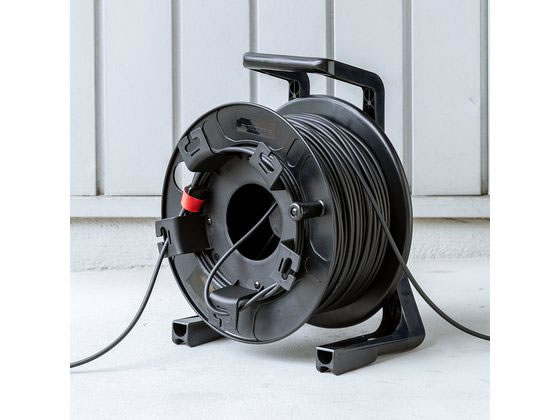 サンワサプライ ドラム付き光ファイバHDMIケーブル 8K対応 50m KM-HD20-UFBD50 8K・4Kの美しい映像を長距離伝送できる、敷設・収納に便利なドラム付き