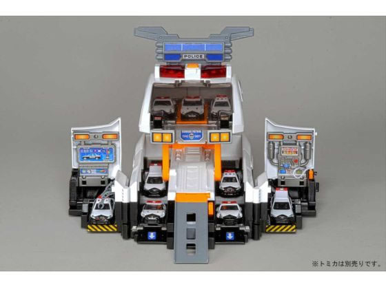 トミカ　ミニカーセット 約140台デカパトロールカーレジャーシート TOMICA Transform into TOMICA Big! Big Patrol Car | TOMICA World