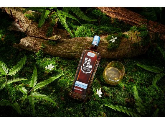 【2本セット売り】KAVALAN ディスティラリーセレクト　NO1 700ml Amazon.co.jp: カバラン ディスティラリーセレクト No.1 + No.2