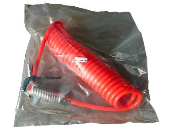 ●使用圧力：０．６３Ｍｐａ●エアー量：４３２Ｌ／ｍｉｎ●ノズル長：１００ｍｍ●ホース：５×８ｍｍ×６ｍ カールホース付（使用範囲５ｍ）●ノズル穴径：３．８ｍｍ●材質：本体：ポリアセタール、ノズル：鉄、