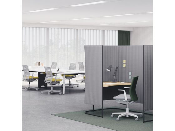 モネット　背メッシュ（ライトグレー）　本体ホワイトグレー座パーシアンレッド　Ｕ C03-W102U-WAGE2AG1 66589532 送料無料 コ コクヨ モネット 背メッシュ L肘 ホワイトグレー ライトグレー