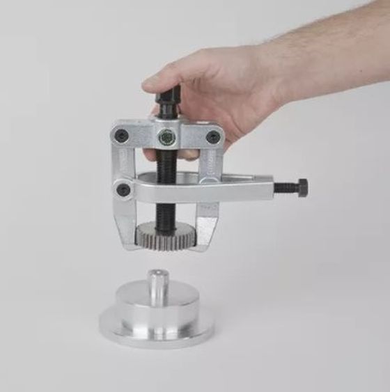 150mm 油圧式ベアリングプーラー　EA510B-150　　※事業者向け商品です。 46mm インターナル ベアリングプーラー エスコ EA510D-46 150mm 油圧式