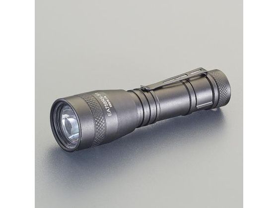 ●使用電池：単３×１本（別売）●明るさ：５０ルーメン●電池寿命（時間）：１７時間●照射パターン：集光（固定）●照射距離：４０ｍ●防水性能：ＩＰ６６●サイズ：φ２７．５×９７ｍｍ●重量：４８ｇ（本体のみ