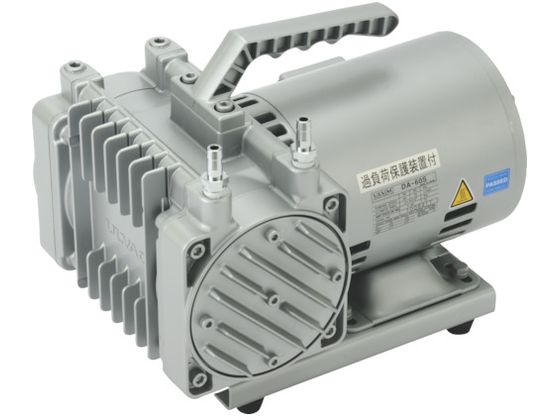 ●型番：DA-60S●排気速度（L／min）50／60Hz：60／72 ●到達圧力（Pa）：21．3×10［［の3乗］］ ●吸気口径（mm）：9 ●電源（V）：単相100 ●全幅×全長×全高（mm）：