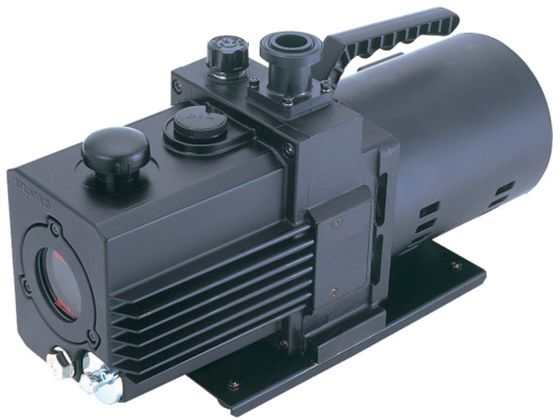 ●型番：GLD-051●排気速度（L／min）50／60Hz：50／60 ●到達圧力（Pa）：0．67 ●吸気口径：KF−25 ●電源（V）：単相100 ●全高（mm）：222．5 ●全長（mm）：3