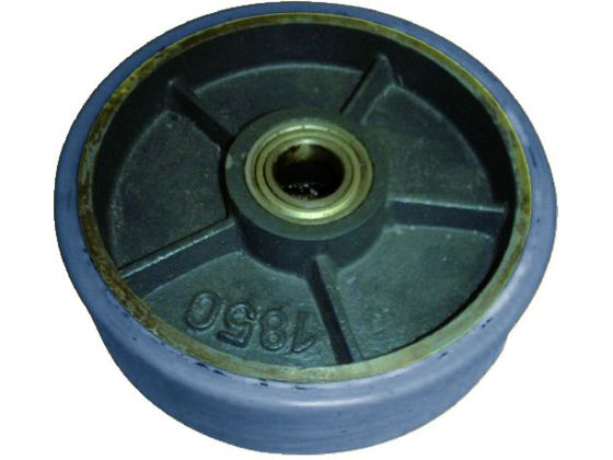 ●型番：NC00-4000●品名：ステアリングホイール ●適合機種：NC−10・15・25、NCL−10・15・25 ●寸法（mm）径×幅：180×50●パレットの形状によっては使用できないものがあり