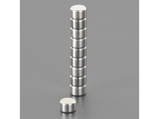 ●吸着力：１．０ｋｇｆ●サイズ（ｍｍ）：φ６×３●入数：１０●使用温度：８０℃以下●材質：ネオジウム磁石（Ｎ３５・ニッケルメッキ加工）●ネオジウム磁石は流通している磁石の中で最高の磁気特性を持ち、機械