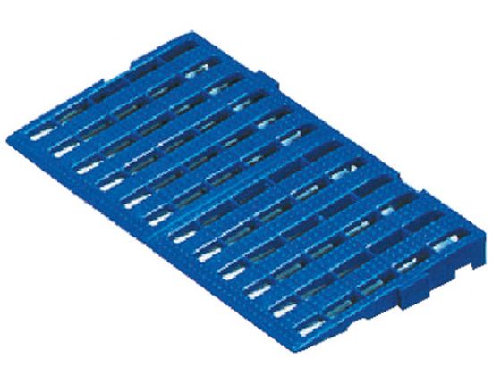 ●型番：S-63●色：ブルー ●タイプ：スロープ ●幅（mm）：300 ●長さ（mm）：600 ●厚さ（mm）：47●厚さ：47mm●ポリエチレン（PE）●隣り合うパネルとの噛み合わせを確実にしてくだ