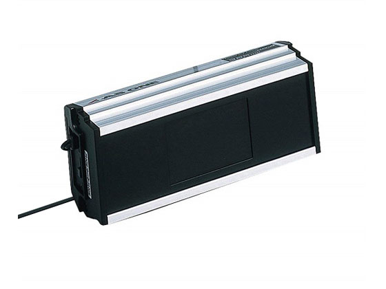 ●型番：ＳＵＶ−４●タイプ：短波長●本体寸法（ｍｍ）：２０１×８２．３×６５●放電管電力：４Ｗ×１本●電源：ＡＣ１００Ｖ ５０／６０Ｈｚ●電源コード長：１．３ｍ（２Ｐプラグ）●紫外線波長：２５４ｎｍ●