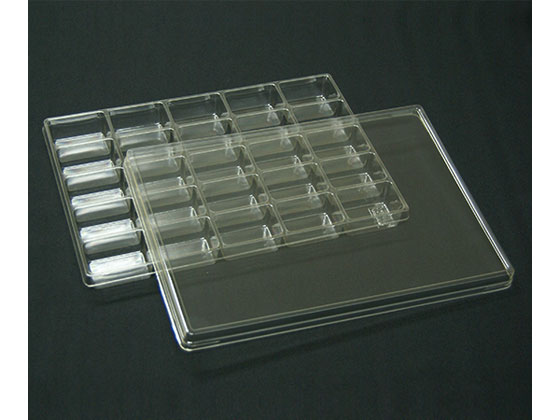 ●サイズ：●トレー外寸：縦２１０×横２９７×高さ２５ｍｍ●形状（マス目の数）：５×５マス目底寸法：底縦３２×底横４８×高さ２５●材質：ＡＰＥＴ（アモルファスポリエチレンテレフタレート）●色：透明●入数