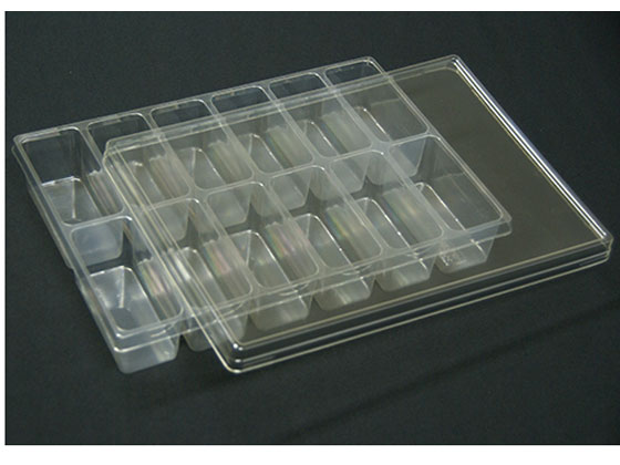 ●サイズ：●トレー外寸：縦２１０×横２９７×高さ４５ｍｍ●形状（マス目の数）：２×６マス目底寸法：底縦８５×底横３６×高さ４５●材質：ＡＰＥＴ（アモルファスポリエチレンテレフタレート）●色：透明●入数